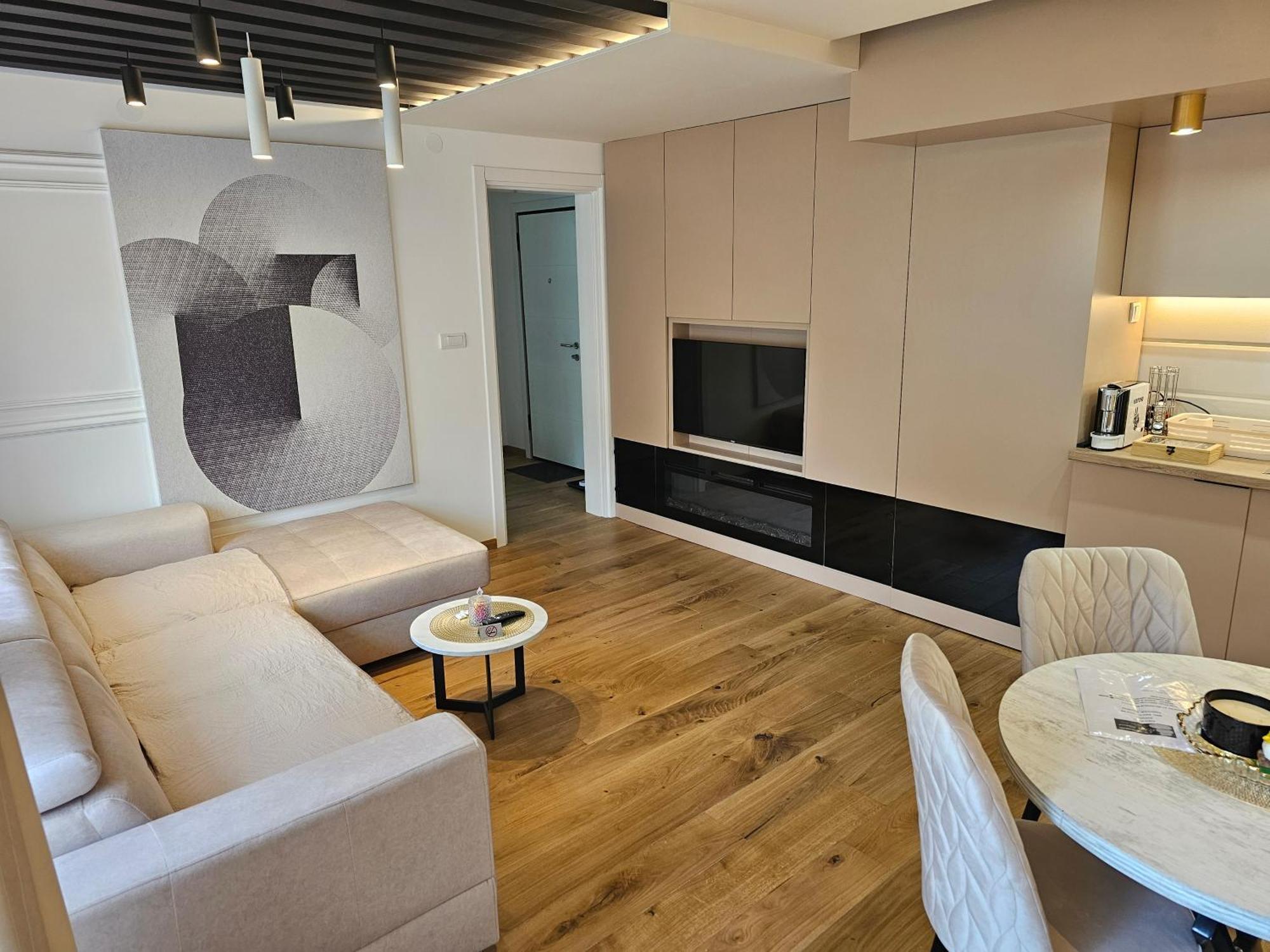 Apartment Premium Eleni Rooms,oaza Mira I Tisine U Centru Vrnjacke Banje